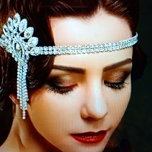 1920's Elegant Flapper Rhinestone Headband - Picture 2 of 7